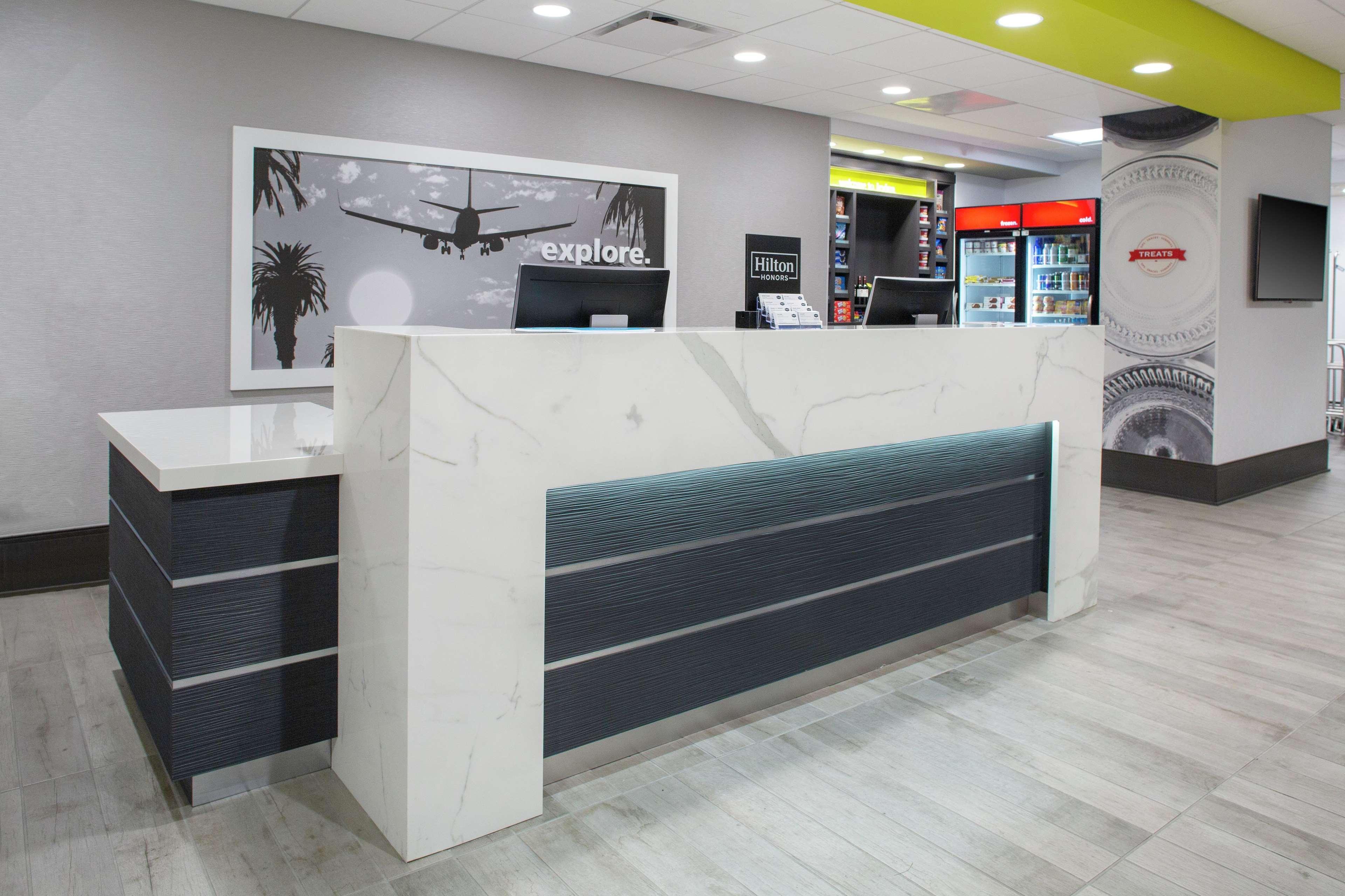 Hampton Inn & Suites Irvine/Orange County Airport Bagian luar foto