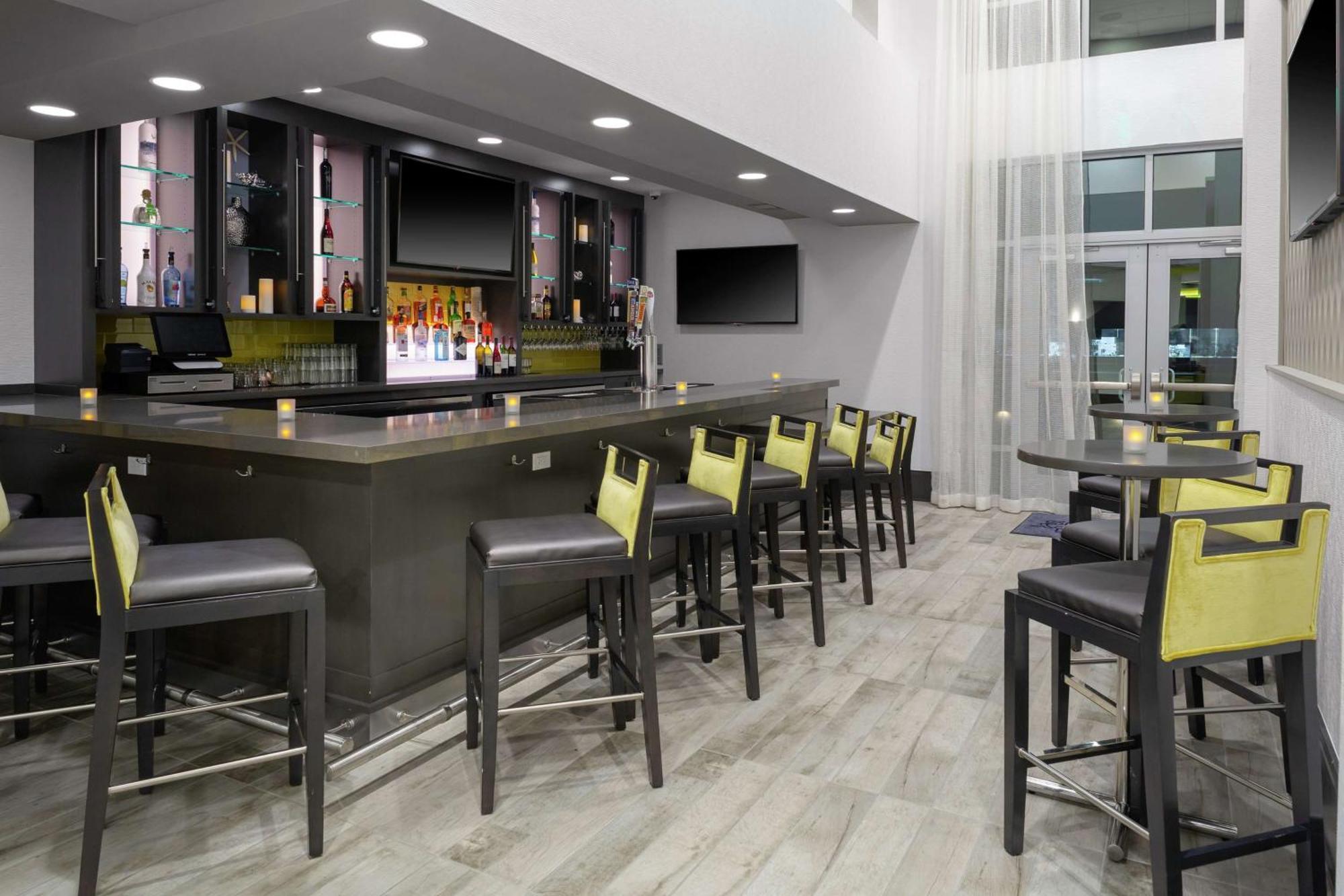 Hampton Inn & Suites Irvine/Orange County Airport Bagian luar foto