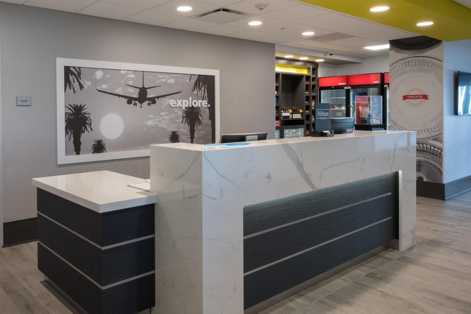 Hampton Inn & Suites Irvine/Orange County Airport Bagian luar foto